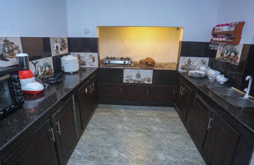 Boossa Villa | Cozy Lily Bungalow with Kitchen & Pet-Friendly Options