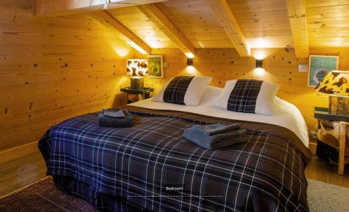 Soell House | Cozy Ski Chalet for 12 with Sauna and Hot Tub Retreat