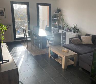 Neudorf Ouest Bed & Breakfast | Cozy Room in Strasbourg for Family-Friendly Stays