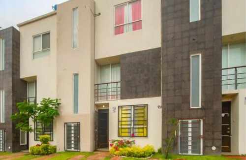 Centro House | Cozy HostPal Casa Real Santa Fe: Pet-Friendly Retreat