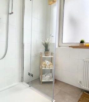Kleinmunchen House | Modern Accommodation in Linz with Convenient Parking