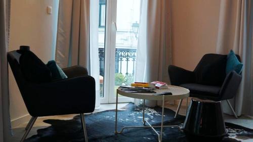 Huy Apartment | Cozy One-Bedroom Apartment with City View & WiFi