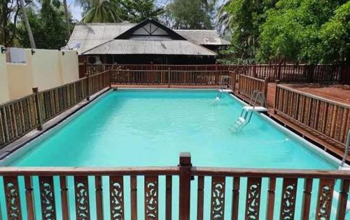 Setiu Hotel | Oceanfront Kembara Resort: Family-Friendly Stay with Pool