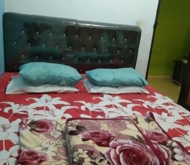 Parapat House | Experience Comfort at Akatar Homestay, Your Ideal Getaway