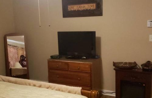 Tougaloo House | Inviting Lu's Home Away from Home for Family Getaways