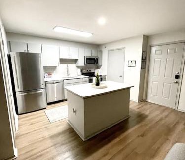 Uptown Apartment | Inviting Apartment Near SAT Intl with Pool and Gym
