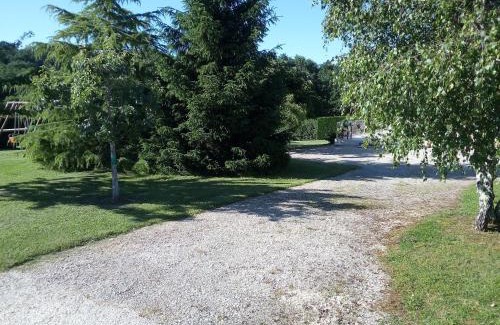 Eyzerac House | Discover Gîte les Grésilles: Family-Friendly with Pool