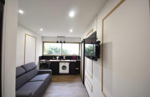 Prado-Perier Apartment | Modern Studio in Marseille Prado: Family-Friendly Retreat