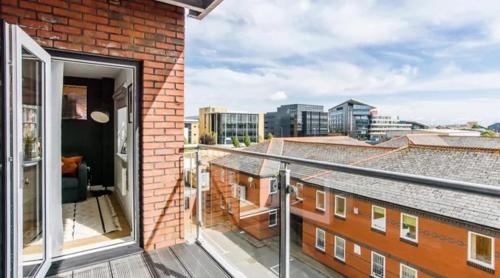 Cardiff City Centre Apartment | Exceptional City Centre Apartment with Family-Friendly Amenities