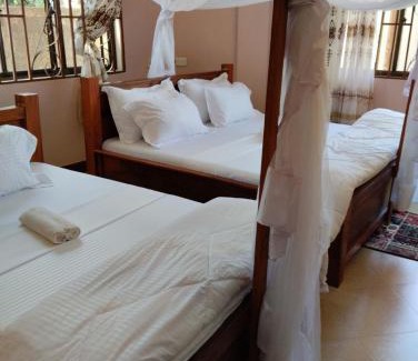 Mto wa Mbu Bed & Breakfast | Family-Friendly Stay at Friends of Manyara Wildlife Lodge