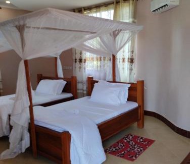 Mto wa Mbu Bed & Breakfast | Family-Friendly Stay at Friends of Manyara Wildlife Lodge
