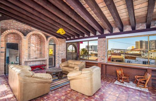 Olimpica Apartment | Family-Friendly PH Hacienda Lord Twigg with Pool Access