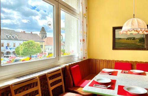 Heidenreichstein Hotel | Discover Gasthof Großmann: Family-Friendly Retreat Awaits