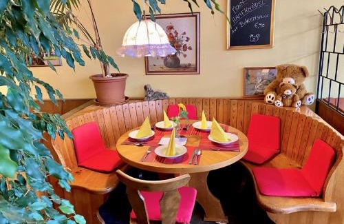 Heidenreichstein Hotel | Discover Gasthof Großmann: Family-Friendly Retreat Awaits