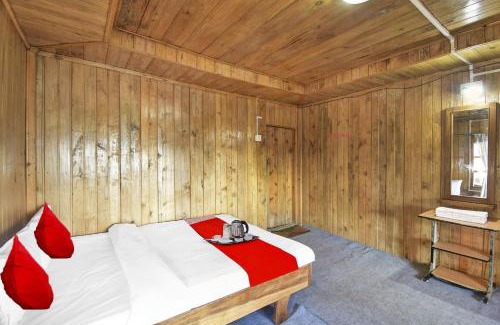 Rishop Hotel | Discover OYO Rejoy Homestay: Family-Friendly Getaway