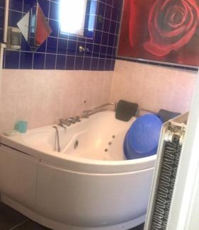 Ujbuda House | Cozy Private Rooms for Relaxation and Family-Friendly Stays