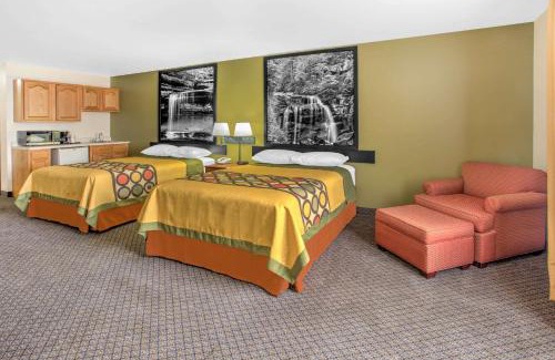 Galva Hotel | Budget-Friendly Super 8 by Wyndham Galva with Great Amenities