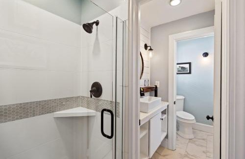 Cannonborough Elliotborough House | Historic Carriage House at Ashley Inn - Steps from King St.