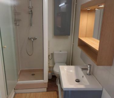 Cournon-dʼAuvergne House | Quiet Townhouse in a Prime Location, Kid-Friendly Stay
