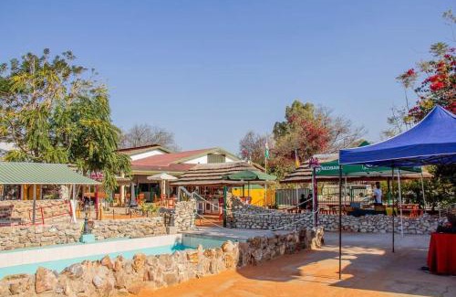 Tsumeb House | Pet-Friendly Hot Air Balloon Resort with Pool & Breakfast