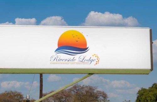 Katima Mulilo Cabin | Cozy Riverside Lodge: Guest Rated 9/10 & Family Friendly