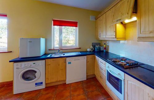 Dunmore East House | Seacliff HH No 15: Family-Friendly Retreat by the Sea