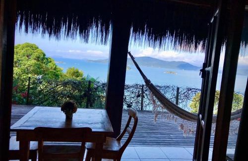 Paraty House | Beachfront Oasis: Casa na Praia with Ocean Views & Top Ratings