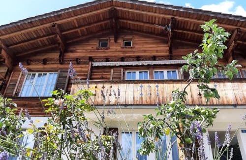 Goldswil Apartment | Charming Chalet bei Interlaken: Rated 10/10 & Family-Friendly