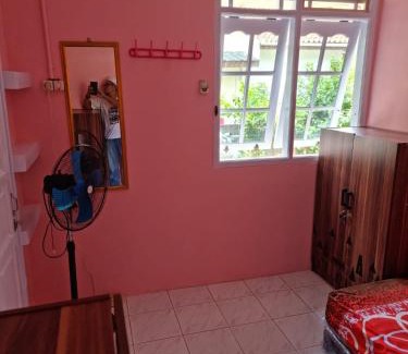 Serang House | Family-Friendly D'Chita House with Kitchen Amenities