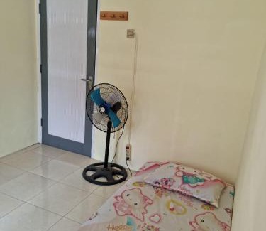 Serang House | Family-Friendly D'Chita House with Kitchen Amenities