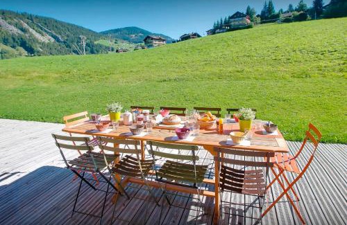 La Clusaz Ski Chalet | Experience Lodge Le Grizzly - A Family-Friendly Retreat
