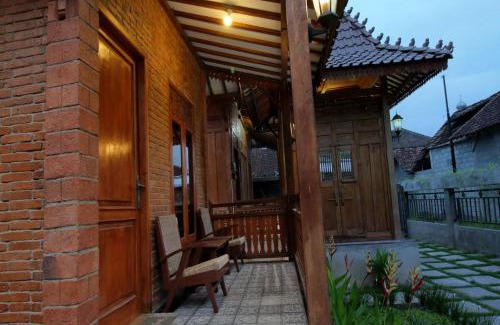 Bangunjiwo House | Discover Family-Friendly Comfort at Homestay Omah Bata