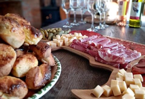 Levanjska Varos House | Cozy Retreat at Kuća za odmor Demode - Family & Pet Friendly