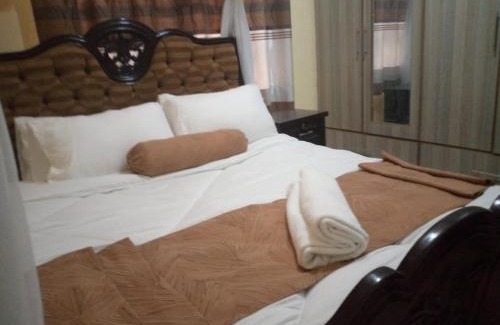 Kisumu House | Family-Friendly Retreat at Levans Lounge with Hot Tub