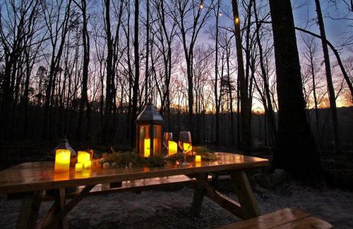 Villa Rica House | Discover Shipwrecked: Relax in a Hot Tub and Kitchen