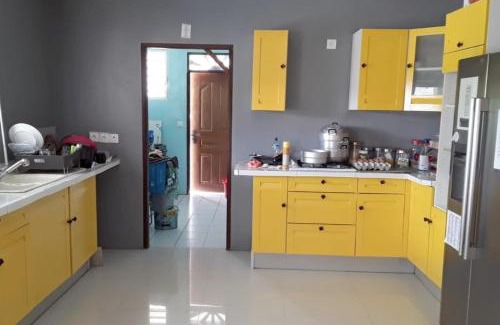 Remire Montjoly House | Cozy Private Room in Villa with Garden and Kitchen Access