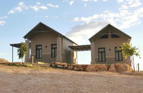 Strampriet House | Enjoy Family-Friendly Comfort at Kharuhase, Roots 817