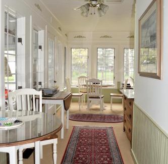 South Haven Bed & Breakfast | Unforgettable Yelton Manor Bed and Breakfast with Ocean Views