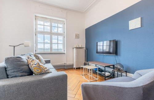 Nouvelle Ville Apartment | Welcoming Le De Gaulle: Pet & Child Friendly Stay