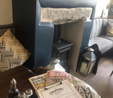 Huddersfield Hotel | Pet-Friendly Retreat at The Cropper's Arms - Rated 9/10
