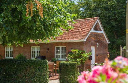 Sandon House | Inviting Rectory Cottage: Family-Friendly & Accessible Stay