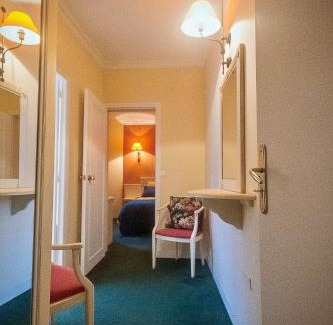 Barbizon Bed & Breakfast | Stylish ARTEMIS SUITE with On-Site Dining Experience