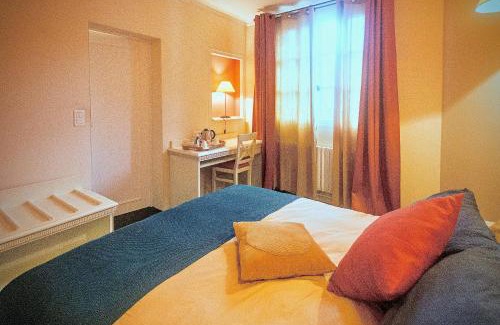 Barbizon Bed & Breakfast | Stylish ARTEMIS SUITE with On-Site Dining Experience