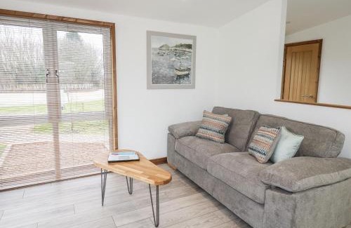 Dobwalls House | 5-Star Family Getaway at 2 Meadow Retreat - Rated 9/10