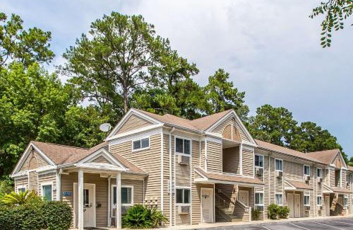 Windsor Forest Hotel | Budget-Friendly Suburban Studios Abercorn with Pet Access