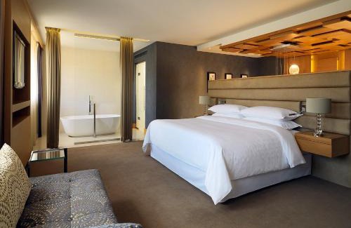 Tverskoy Hotel | Premier Sheraton Palace Hotel Moscow: 5-Star Comfort & Amenities