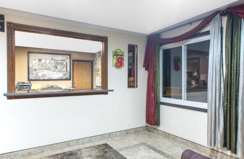 Boonville Hotel | Budget-Friendly Stay at Super 8 by Wyndham Boonville