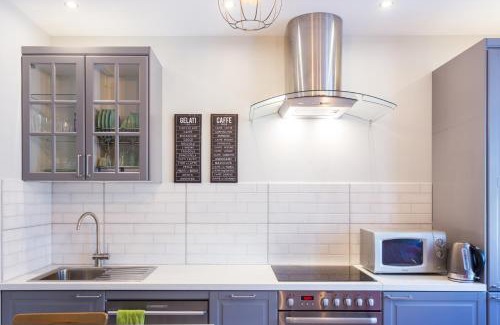 Moscow Outpost District Apartment | Discover Comfort at Московская Застава - Guest Rated 10/10
