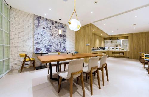 Minhang Hotel | Convenient Hanting Premium Hotel Near Hongqiao Station