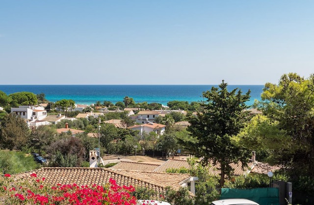 Villa 'Villetta Annavi' with Sea & Mountain View, Terrace, Garden & Air Conditioning